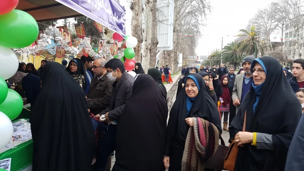حضور مسئولین، اساتید و دانشجویان پردیس در راهپیمایی چهلمین سالگرد پیروزی انقلاب اسلامی و غرفه دانشگاه به روایت تصویر 12