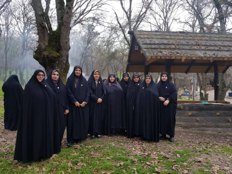 به مناسبت گرامیداشت هفته مقام مادر صورت گرفت:  اردوی نیمروزی همکاران پردیس و مرکز حضرت فاطمه (س) قائمشهر 2