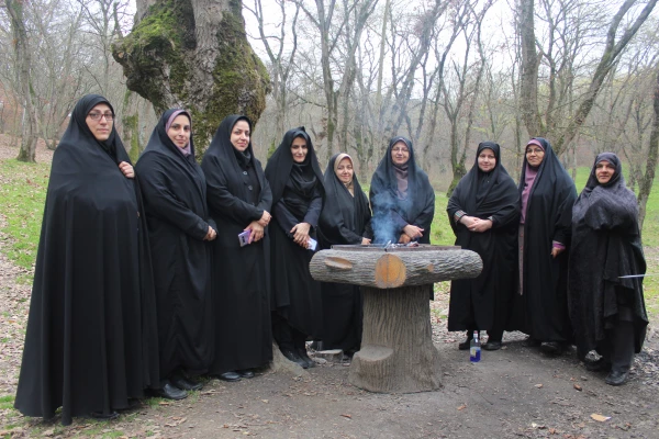 به مناسبت گرامیداشت هفته مقام مادر صورت گرفت:  اردوی نیمروزی همکاران پردیس و مرکز حضرت فاطمه (س) قائمشهر 2