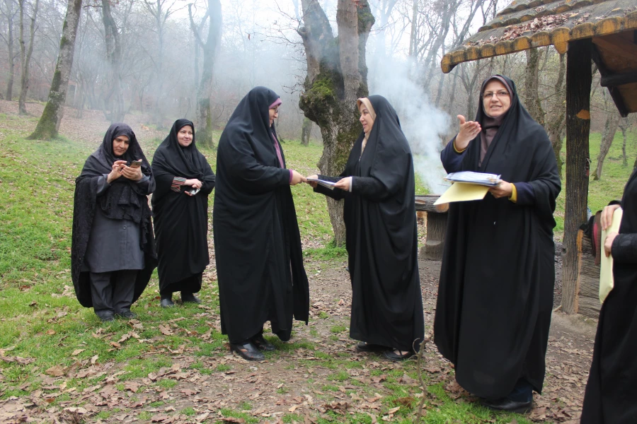 به مناسبت گرامیداشت هفته مقام مادر صورت گرفت:  اردوی نیمروزی همکاران پردیس و مرکز حضرت فاطمه (س) قائمشهر 2