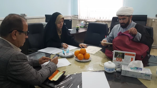 حضور نماینده موسسه جامعه الزهرا (س) قم در پردیس و بازدید ایشان از محل برگزاری آزمون روز جمعه 10 اسفند 2