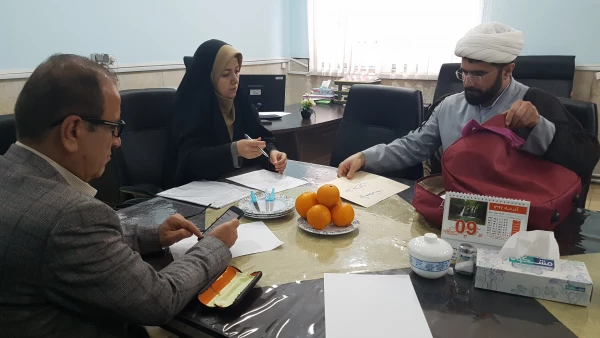 حضور نماینده موسسه جامعه الزهرا (س) قم در پردیس و بازدید ایشان از محل برگزاری آزمون روز جمعه 10 اسفند 2