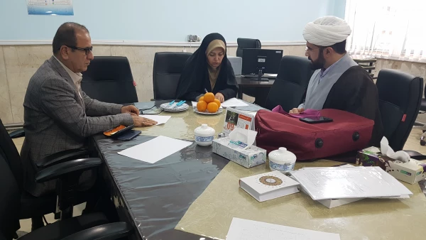 حضور نماینده موسسه جامعه الزهرا (س) قم در پردیس و بازدید ایشان از محل برگزاری آزمون روز جمعه 10 اسفند 2