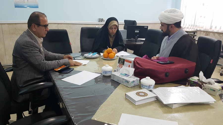 حضور نماینده موسسه جامعه الزهرا (س) قم در پردیس و بازدید ایشان از محل برگزاری آزمون روز جمعه 10 اسفند 2