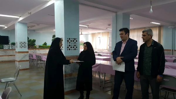 تقدیر از همکاران واحد آشپزخانه پردیس 2