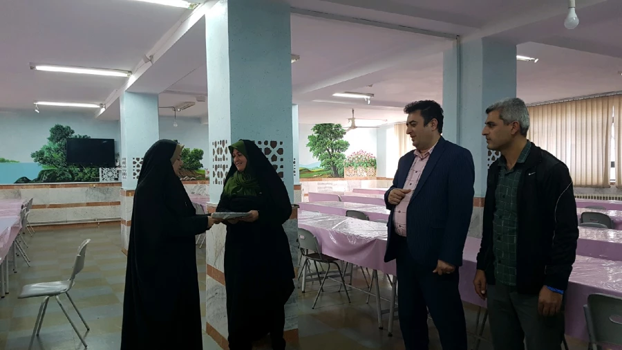 تقدیر از همکاران واحد آشپزخانه پردیس 4