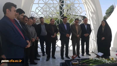 به مناسبت گرامیداشت روز شهدا و پدران آسمانی برگزار شد: غبارروبی مزار شهیدگمنام پردیس با حضور مدیرکل نوسازی و تجهیزمدارس استان و همکاران