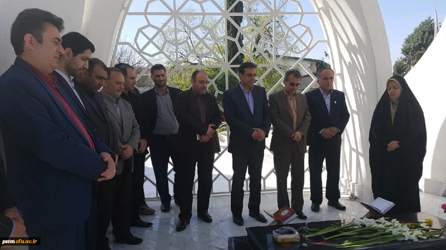 به مناسبت روز بزرگداشت شهدا برگزار شد: غبارروبی مزار شهیدگمنام پردیس با حضور مدیرکل نوسازی و تجهیزمدارس استان و همکاران  2