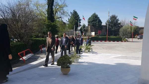 به مناسبت روز بزرگداشت شهدا برگزار شد: غبارروبی مزار شهیدگمنام پردیس با حضور مدیرکل نوسازی و تجهیزمدارس استان و همکاران  6