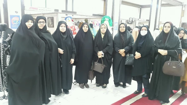 بازدید مسئولین و همکاران پردیس از نمایشگاه دومین جشنواره استانی مد و لباس ایرانی 2