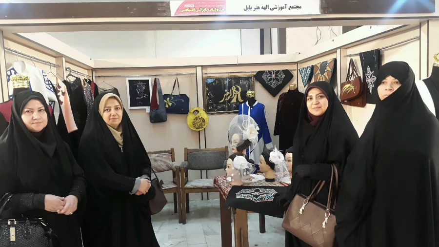 بازدید مسئولین و همکاران پردیس از نمایشگاه دومین جشنواره استانی مد و لباس ایرانی 5