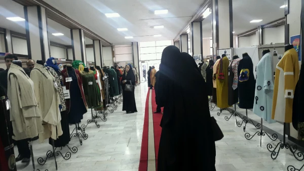 بازدید مسئولین و همکاران پردیس از نمایشگاه دومین جشنواره استانی مد و لباس ایرانی 6