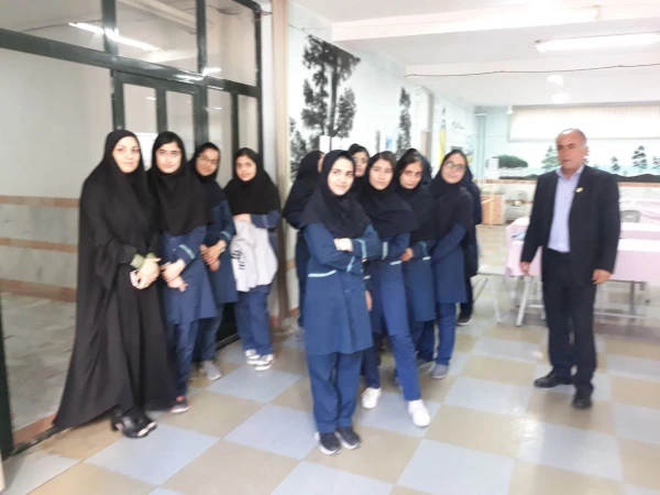 بازدید دانش آموزان مدرسه متوسطه اول فرزانگان ساری از پردیس 2