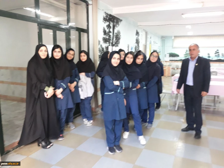 بازدید دانش آموزان مدرسه متوسطه اول فرزانگان ساری از پردیس 2