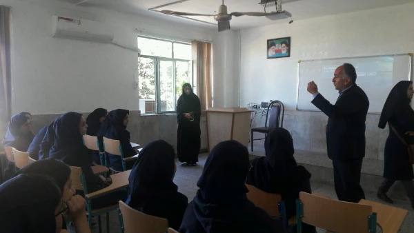 بازدید دانش آموزان مدرسه متوسطه اول فرزانگان ساری از پردیس 3