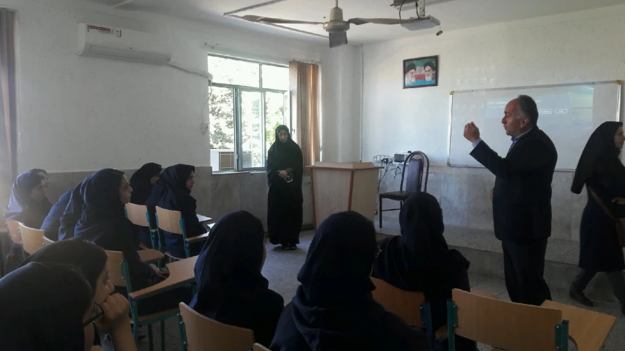 بازدید دانش آموزان مدرسه متوسطه اول فرزانگان ساری از پردیس 3