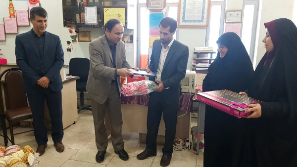 به مناسبت گرامیداشت مقام معلم انجام شد: حضور مدیریت استانی دانشگاه و مسئولین پردیس در مدارس مجری طرح کارورزی  4