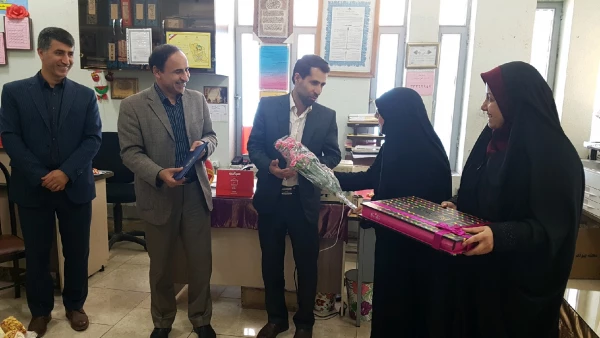 به مناسبت گرامیداشت مقام معلم انجام شد: حضور مدیریت استانی دانشگاه و مسئولین پردیس در مدارس مجری طرح کارورزی  6