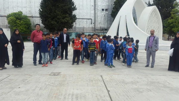 حضور مسئولین، معلمان و دانش آموزان مدرسه همکار شهید مرادی در پردیس