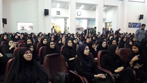 حضور دانشجویان پردیس در مراسم سخنرانی با موضوع "بررسی نظام آموزشی" 4