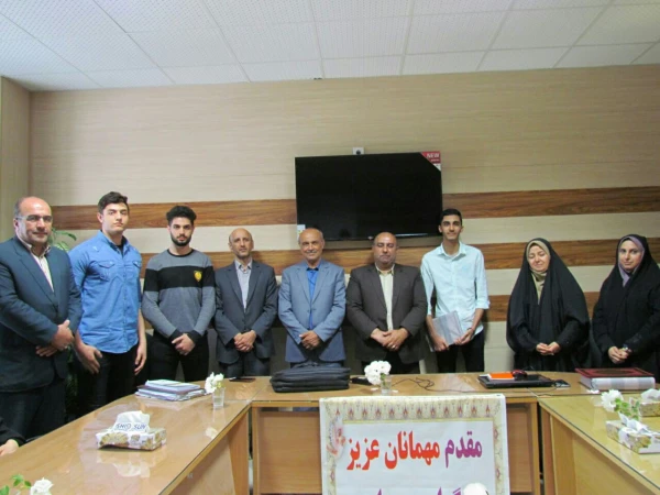 به مناسبت روز بزرگداشت حکیم عمرخیام و روز ملی ریاضیات برگزار شد: «نشست تخصصی راهبردهای تخصصی در آموزش ریاضی»  و «کارگاه آشنایی با نرم افزار جئوجبرا»