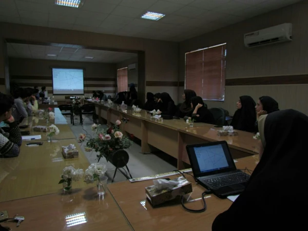 به مناسبت روز بزرگداشت حکیم عمرخیام و روز ملی ریاضیات برگزار شد: «نشست تخصصی راهبردهای تخصصی در آموزش ریاضی»  و «کارگاه آشنایی با نرم افزار جئوجبرا»