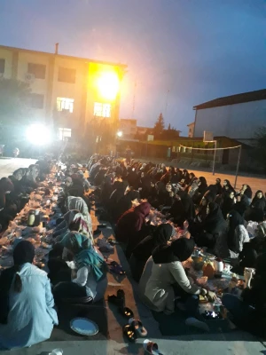 برگزاری مراسم افطار دانشجویان در پردیس فاطمه الزهراء(س)ساری