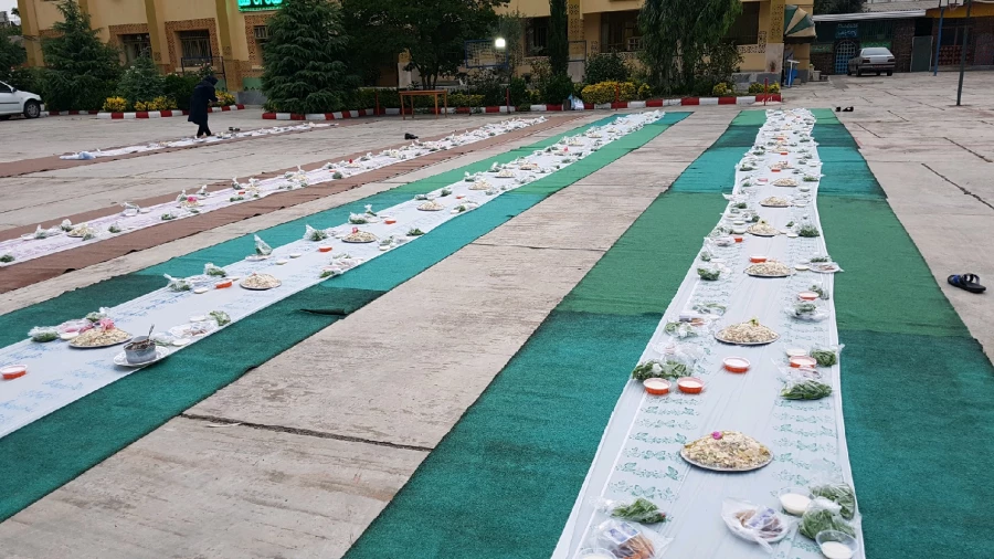 برگزاری مراسم افطار دانشجویان در پردیس فاطمه الزهراء(س)ساری 7