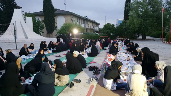 برگزاری مراسم افطار دانشجویان در پردیس فاطمه الزهراء(س)ساری 9