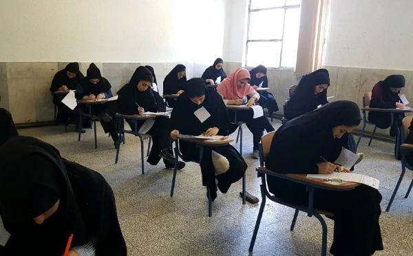 آغاز امتحانات نیمسال دوم سال تحصیلی 98-97 4