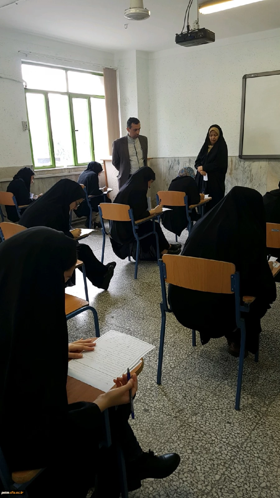 بازدید مسئول حراست استانی دانشگاه از روند برگزاری آزمون پایانی نیمسال دوم 98-97 2