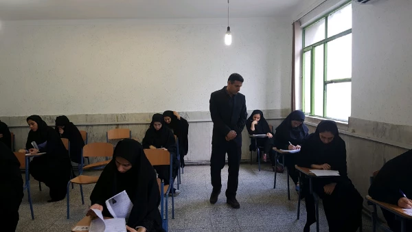 بازدید مسئول نظارت و ارزیابی عملکرد مدیرت استانی دانشگاه از روند برگزاری امتحانات پایان ترم نیمسال دوم 2