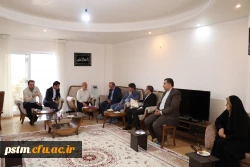 دیدار آقای دکتر طاهری نیا با خانواده شهید سید حمید هاشمی 2