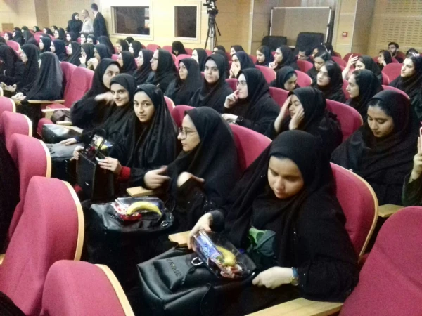 حضور دانشجومعلمان بسیجی پردیس فاطمه الزهراء (س) دانشگاه فرهنگیان مازندران در مراسم خاطره گویی همسران سرداران شهید دفاع مقدس