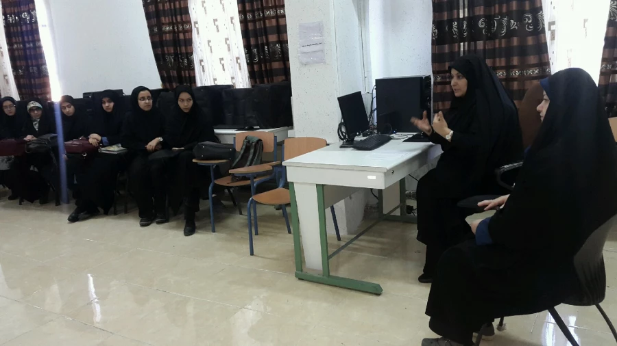 برگزاری جلسه توجیهی و کارگاه آموزشی «بهداشت روان» توسط مشاور پردیس با دانشجومعلمان ورودی 98