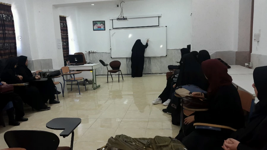 برگزاری جلسه توجیهی و کارگاه آموزشی «بهداشت روان» توسط مشاور پردیس با دانشجومعلمان ورودی 98