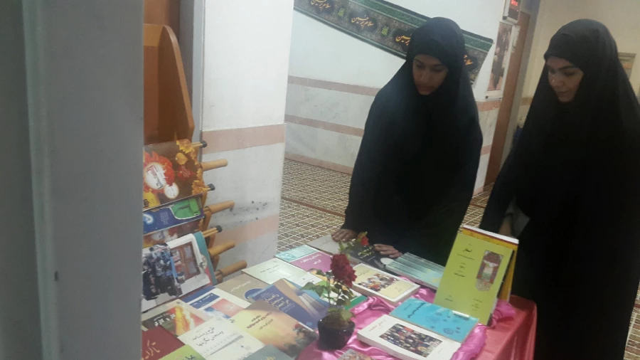 برگزاری نمایشگاه کتاب، دمنوش ها و صبحانه سالم به مناسبت هفته بهداشت روان