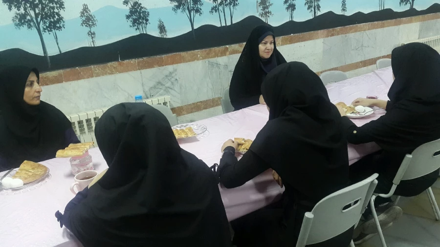 برگزاری نمایشگاه کتاب، دمنوش ها و صبحانه سالم به مناسبت هفته بهداشت روان