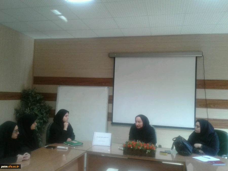 برگزاری نشست تخصصی اعضای کانون ادبی پردیس فاطمه الزهرا (س) ساری