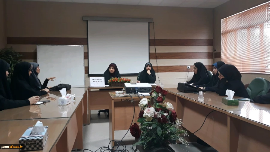 برگزاری نشست تخصصی و توجیهی واحد فرهنگی پردیس با دبیران کانون ها