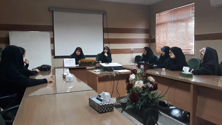 برگزاری نشست تخصصی و توجیهی واحد فرهنگی پردیس با دبیران کانون ها