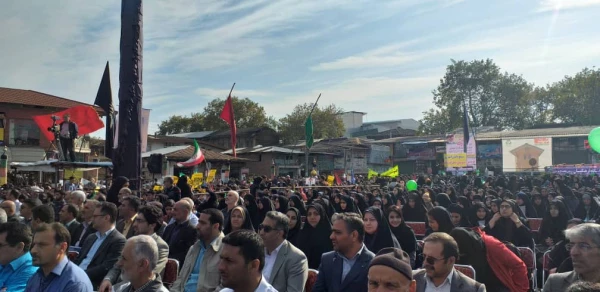 حضور مسئولین و دانشجویان پردیس در راهپیمایی 13 آبان شهرستان ساری به روایت تصویر 2