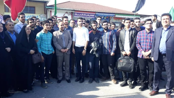حضور مسئولین و دانشجویان پردیس در راهپیمایی 13 آبان شهرستان ساری به روایت تصویر 5