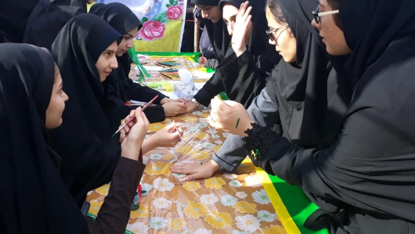 برپایی غرفه فرهنگی به مناسبت 13 آبان در محل تجمع راهپیمایان شهرستان ساری 4