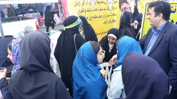 برپایی غرفه فرهنگی به مناسبت 13 آبان در محل تجمع راهپیمایان شهرستان ساری 17