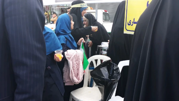 برپایی غرفه فرهنگی به مناسبت 13 آبان در محل تجمع راهپیمایان شهرستان ساری 12