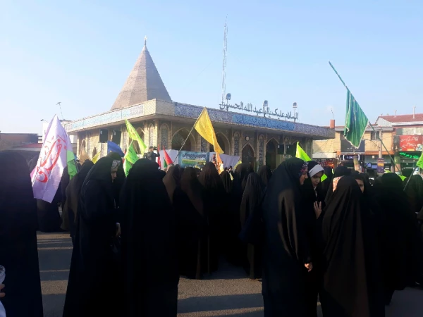 حضور دانشجومعلمان پردیس فاطمه الزهرا( س) ساری در اجتماع بزرگ بیعت با امام عصر( عج ) در محوطه امام زاده یحیی ساری