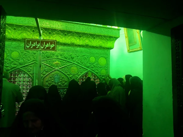 حضور دانشجومعلمان پردیس فاطمه الزهرا( س) ساری در اجتماع بزرگ بیعت با امام عصر( عج ) در محوطه امام زاده یحیی ساری