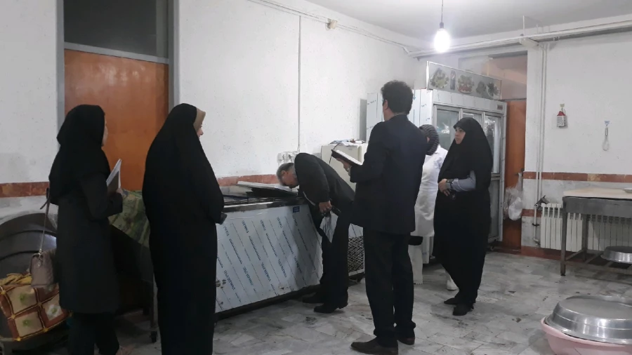 بازدید کارشناسان شبکه بهداشت از پردیس