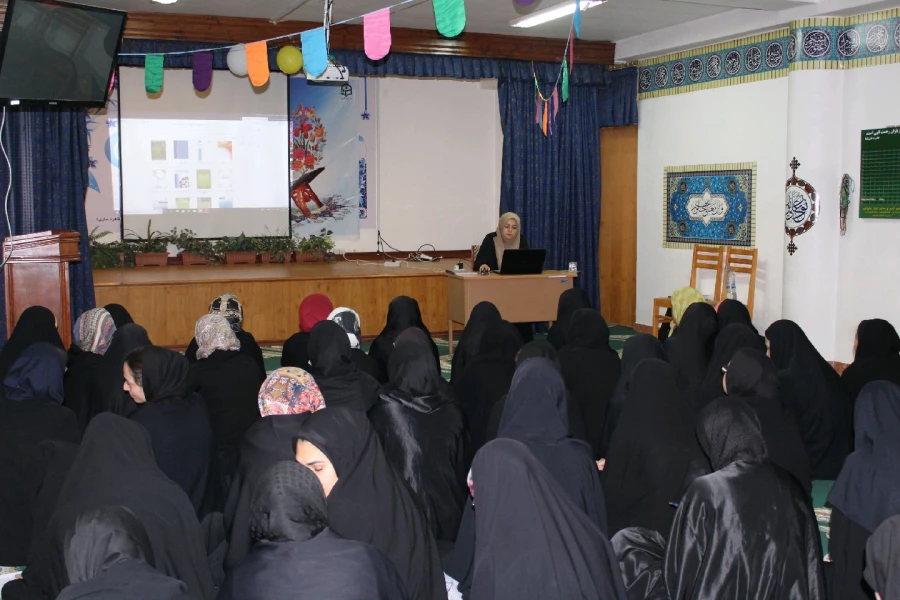 برگزاری کارگاه آشنایی با برخی منابع الکترونیک کتابخانه ای در نمازخانه پردیس 